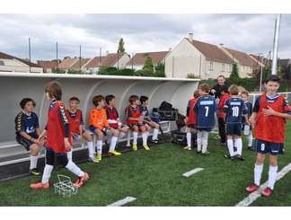 Fin du premier match ASF1  a battu ASF 2 qui jouait avec 6  joueurs uniquement  , mais le groupe reste uni  . A nous Poissy maintenant 