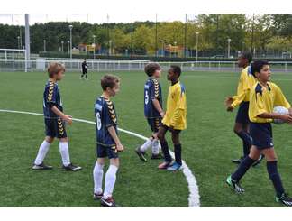 à 7 petits gabarits U 12 contre 8 U13  bien costauds cela n ' a pas été facile pour l ' équipe 2 .  